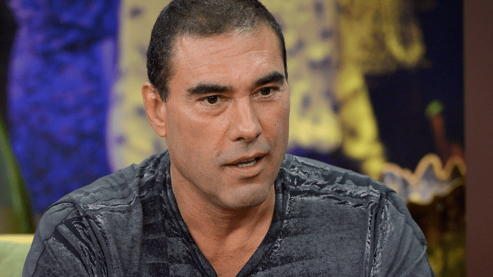 Mexican Soap Star Eduardo Yáñez Slapped a Reporter on Camera | Life & Style