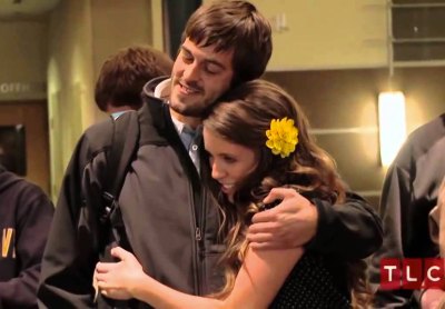 jill duggar side hug jill duggar side hug
