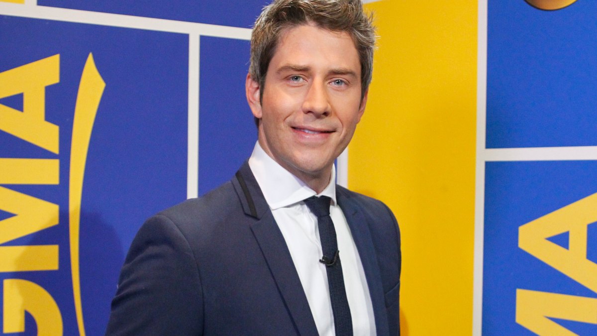 Arie luyendyk jr spoils bachelor season