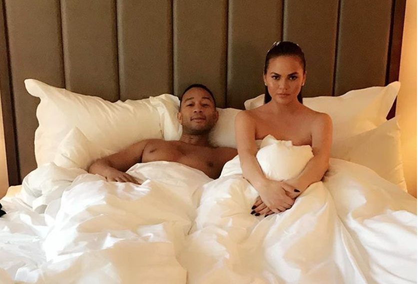 Chrissy teigen towel baby bump