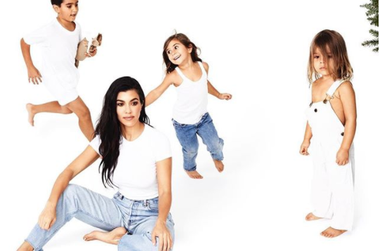 Kardashians christmas 6