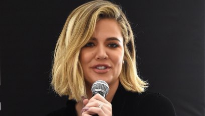 Khloe kardashian pregnant sports bra