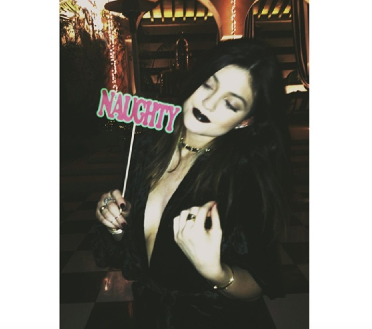 Kylie jenner goth christmas