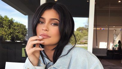 Kylie jenner polaroids pregnant