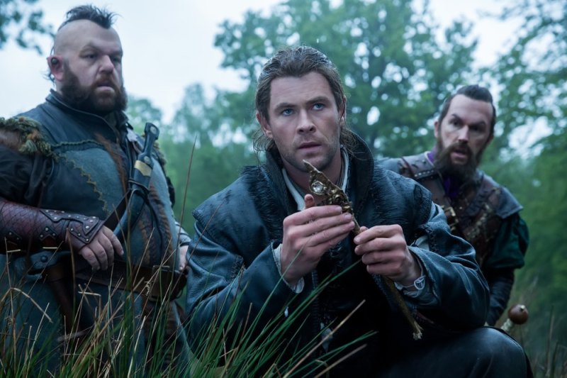 Chris hemsworth huntsman winters war