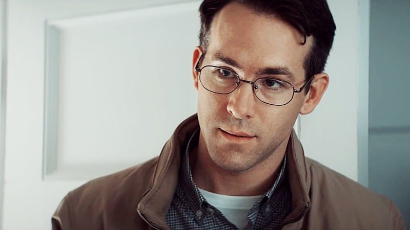 Ryan reynolds woman in gold