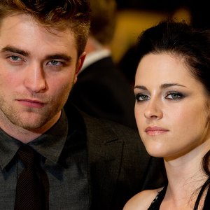 Kristen stewart robert pattinson back togetehr