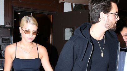 Scott disick unfollows sofia richie