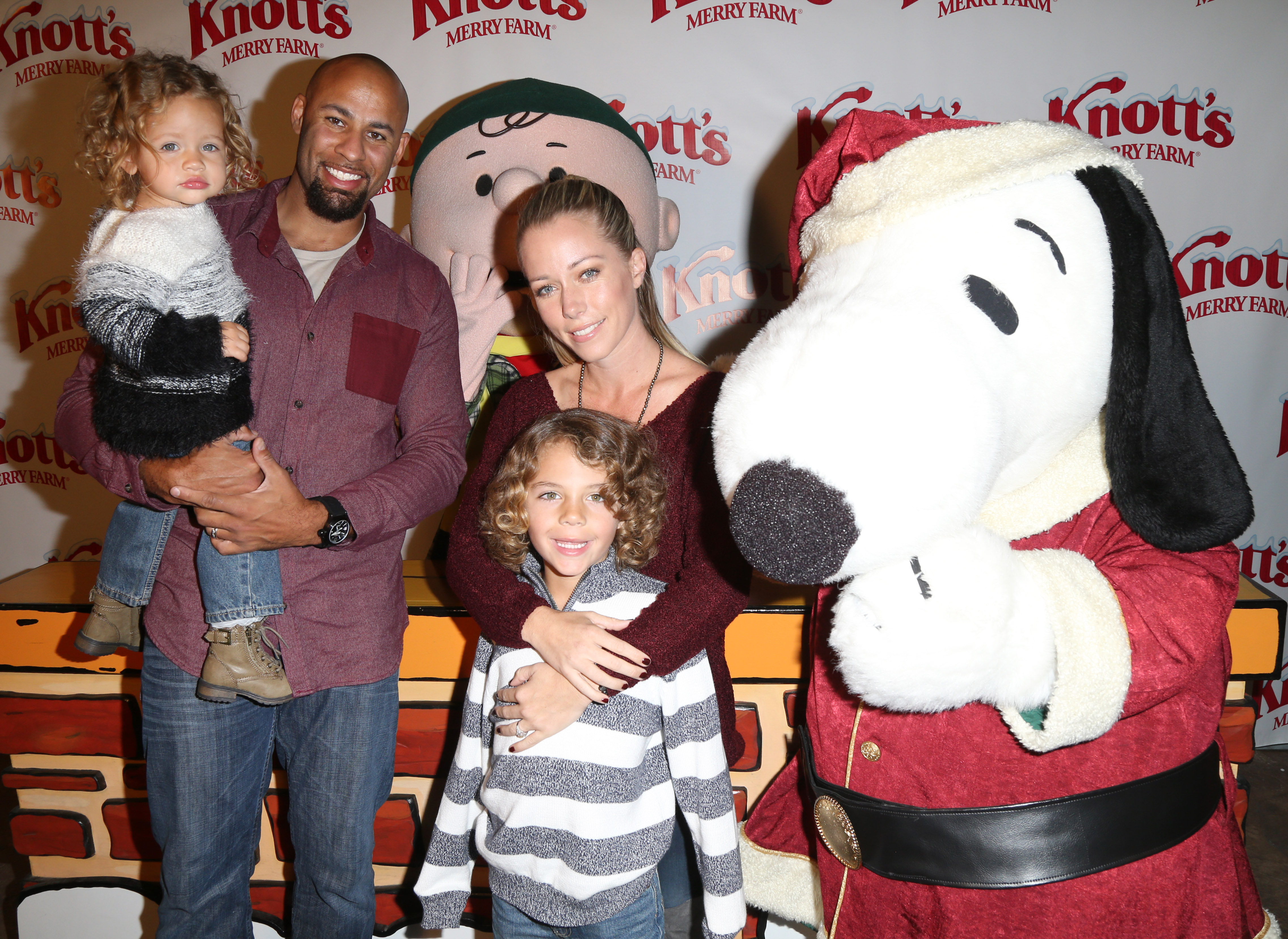 kendra-wilkinson-hank-baskett-family-getty-images 