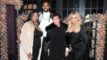 Kris jenner confirms khloe gave birth