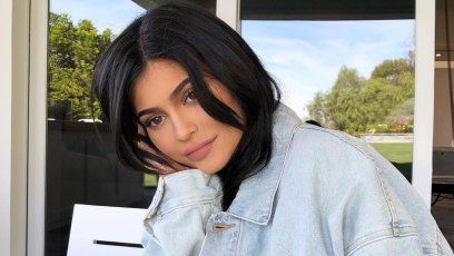 Kylie jenner fears travis scott cheating