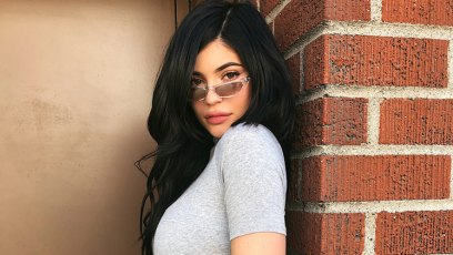 Kylie jenner six flags travis scott birthday