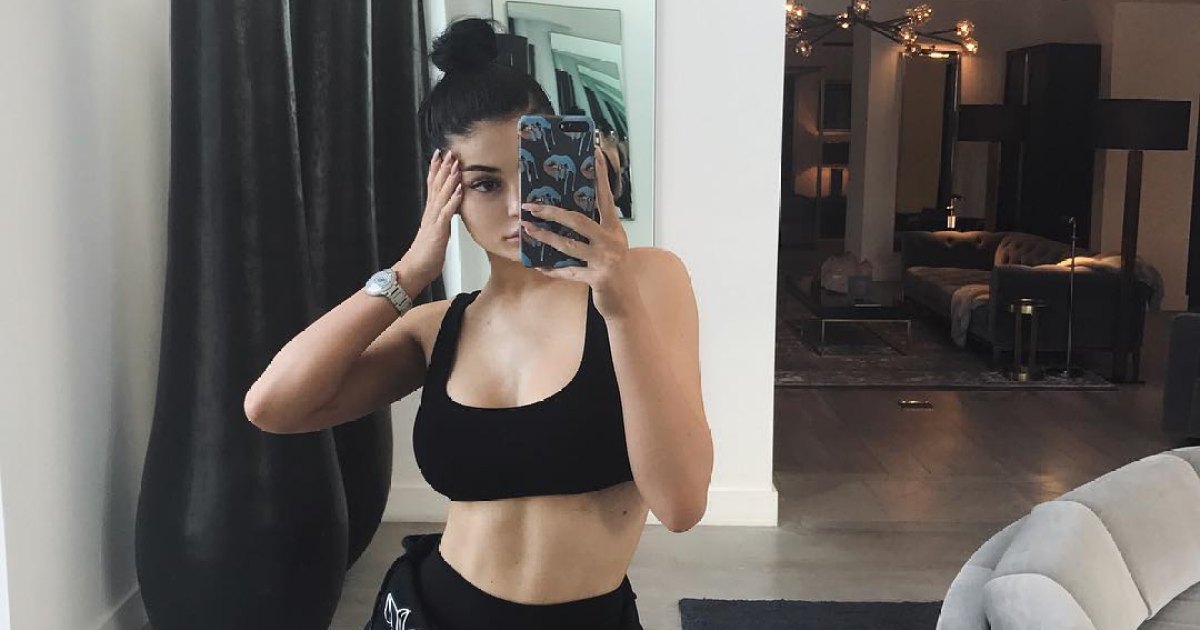 1200px x 630px - Kardashian Family Sexy Selfies Posted in the Middle of a Scandal