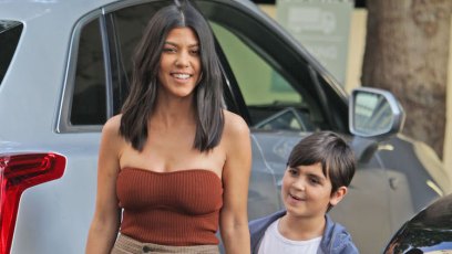 Kourtney kardashian mason bikini photo