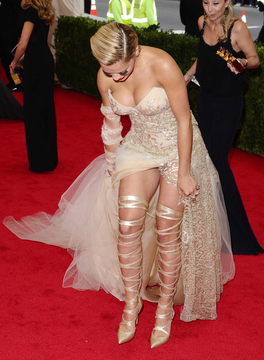 Met Gala Wardrobe Malfunction Rita Ora Kim Kardashian And More met-gala-wardrobe-malfunction-rita-ora-kim-kardashian-and-more