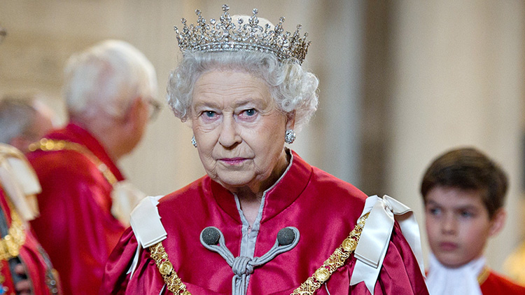 Queen mad at meghan markle dad