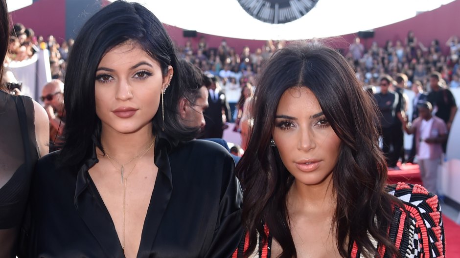 Kim kardashian kylie jenner twins matching outfits