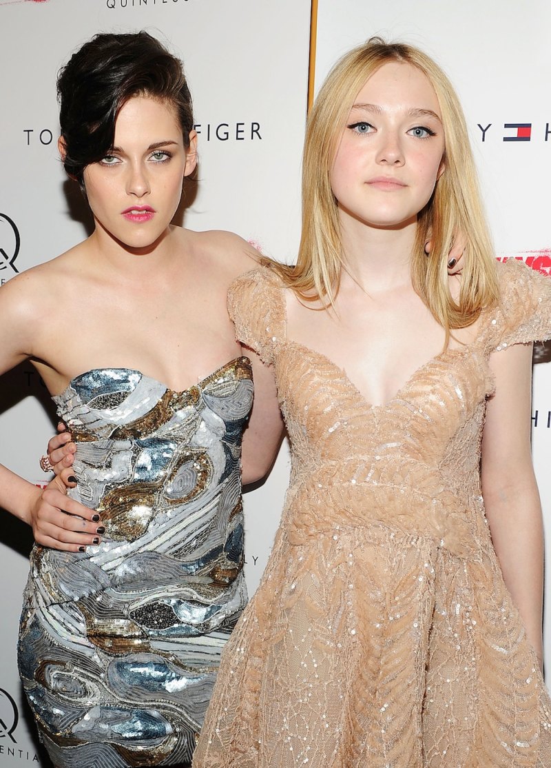 Kristen stewart dakota fanning kissing