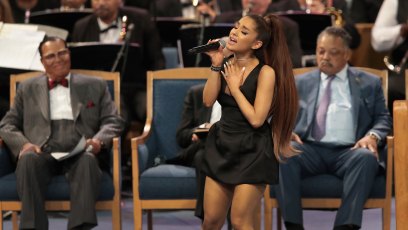 Ari singing