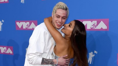 Ariana grande pete davidson vmas