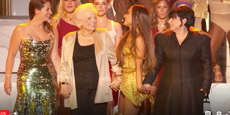 ariana grande vmas performance
