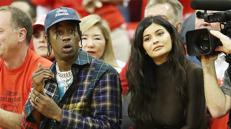 Kylie jenner travis scott comment split rumors