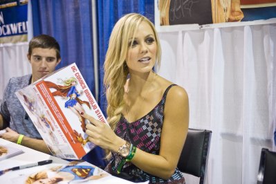 supergirl-laura-vandervoort2