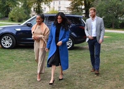 Meghan Markle, Doria Ragland, Prince Harry, Walking, Kensington Palace