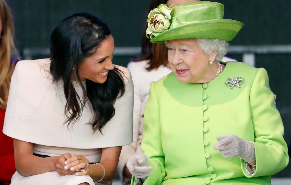Meghan Markle, Queen Elizabeth, Sitting, Laughing