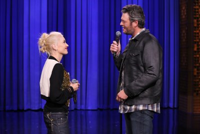 Blake and Gwen singing on The Tonight Show