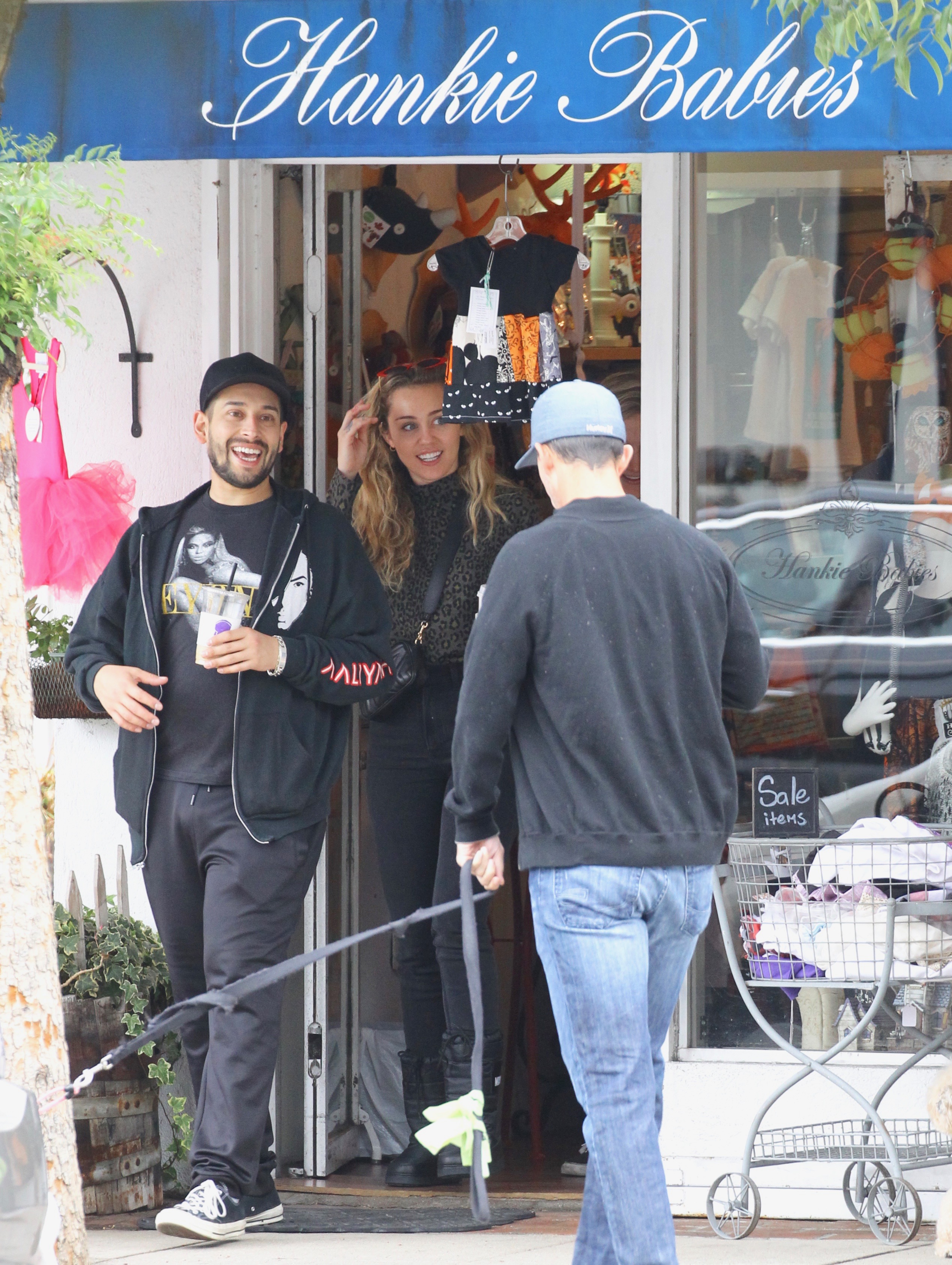 miley-cyrus-baby-store