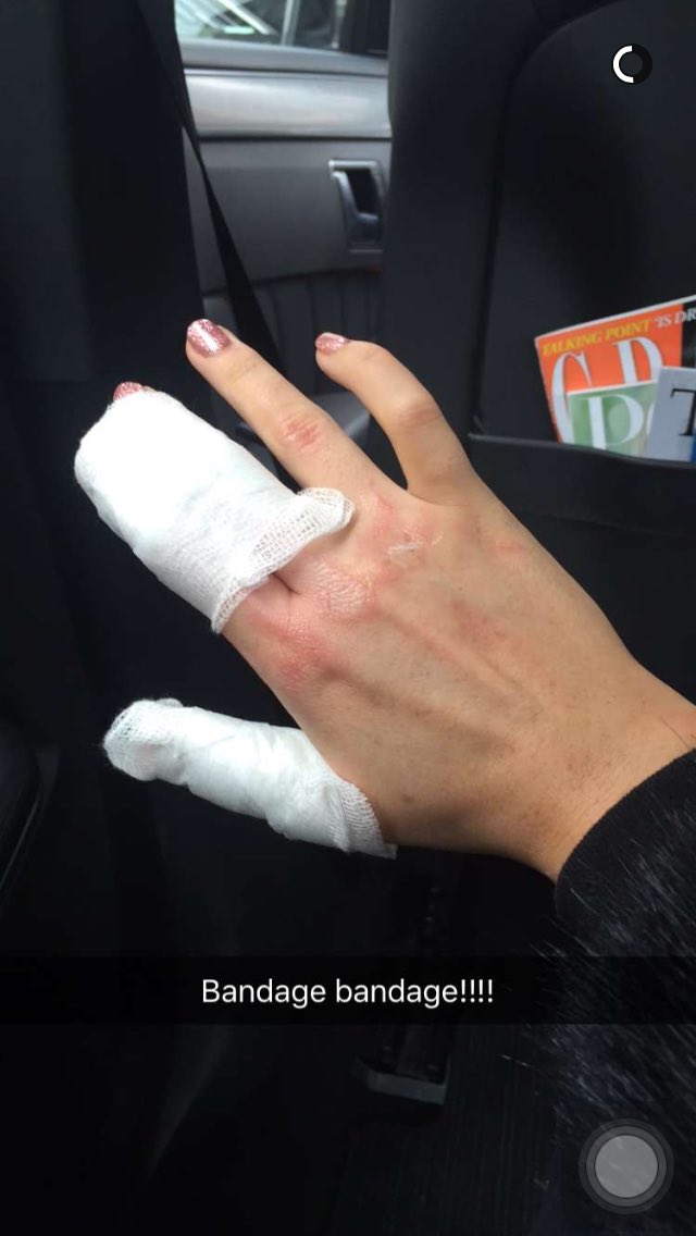perrie edwards hand snapchat