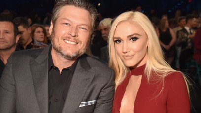 Blake Shelton Gwen Stefani Social Media