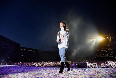 Ariana Grande, Crying,