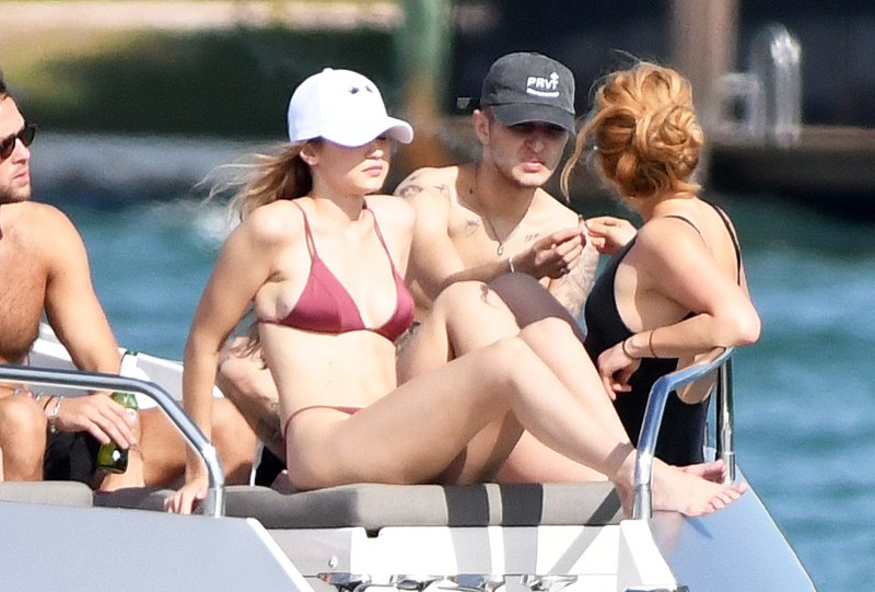 Gigi-Hadid-bikini
