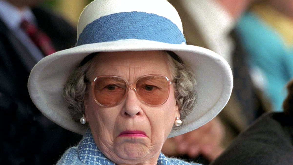 Queen-Elizabeth-Unamused-Face-White-Hat-Glasses