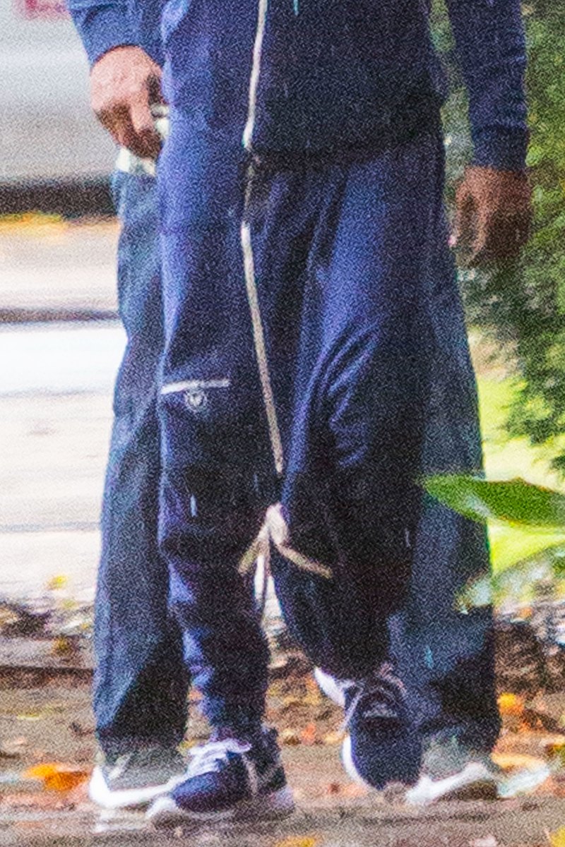 Um, Can Anybody Explain What's Happening With Jamie Foxx's Weird Sweatshirt Pants?