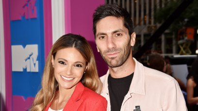 Laura Perlong with Nev Schulman at an event
