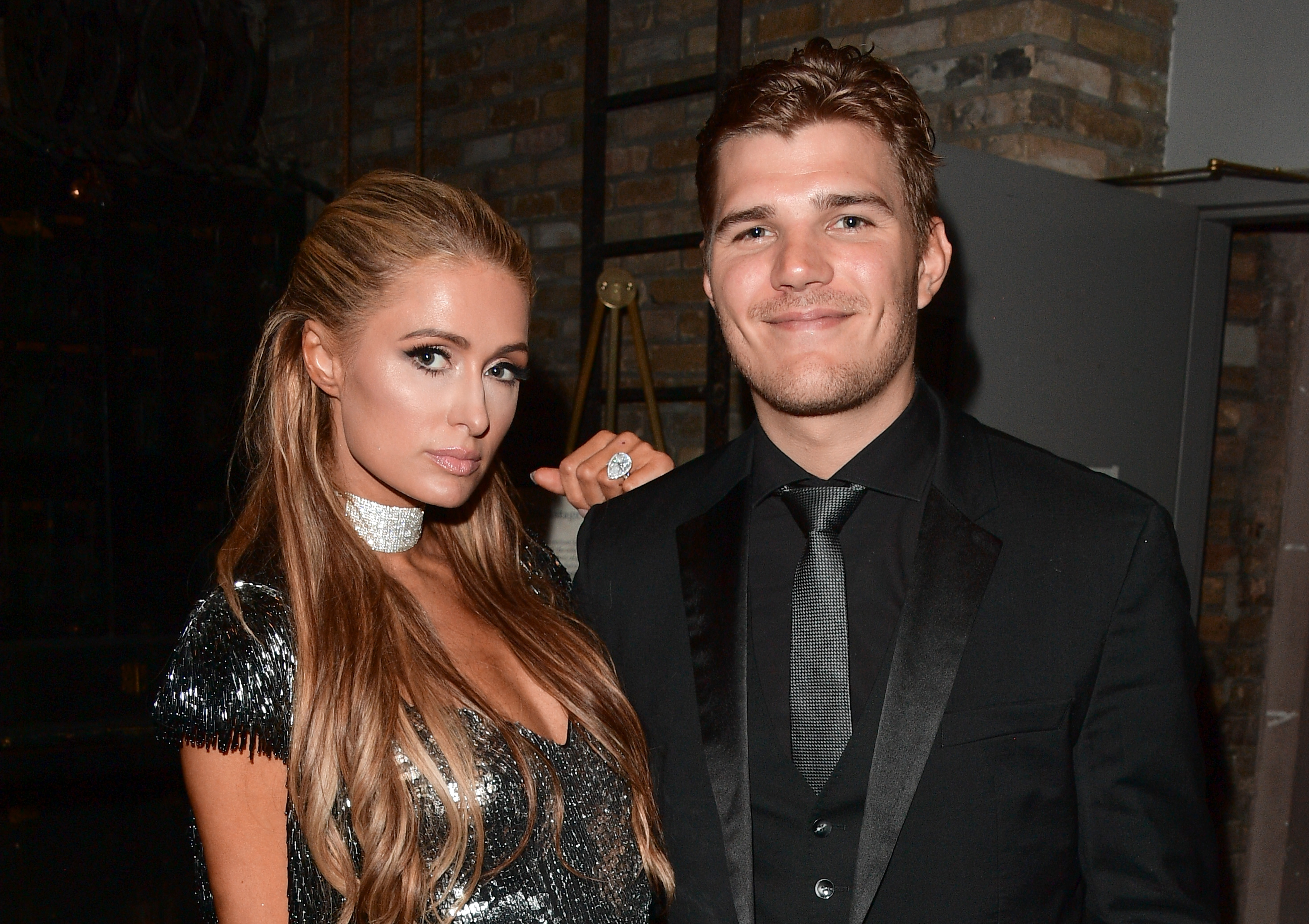 paris-hilton-chris-zylka-engagement-ring