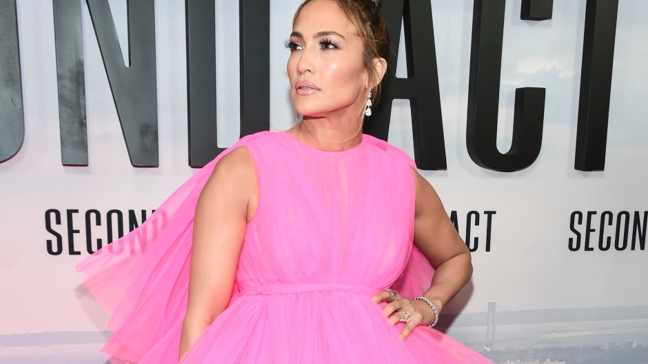 Jennifer Lopez, Pink Dress, Posing