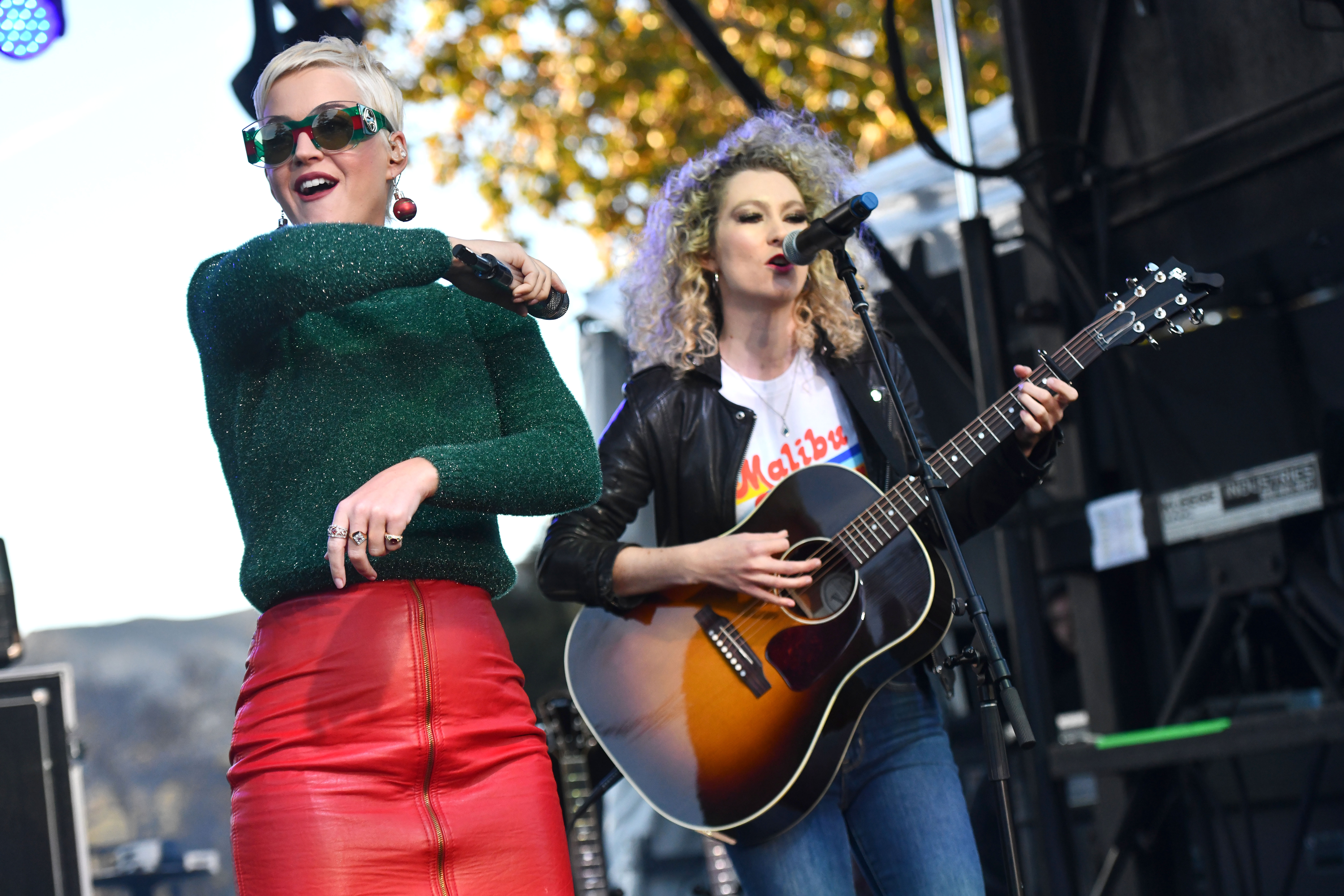Katy Perry, Green Sweater, Red Pants, Performing