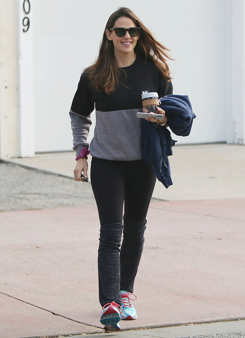 Jennifer Garner Cute Athleisure Look