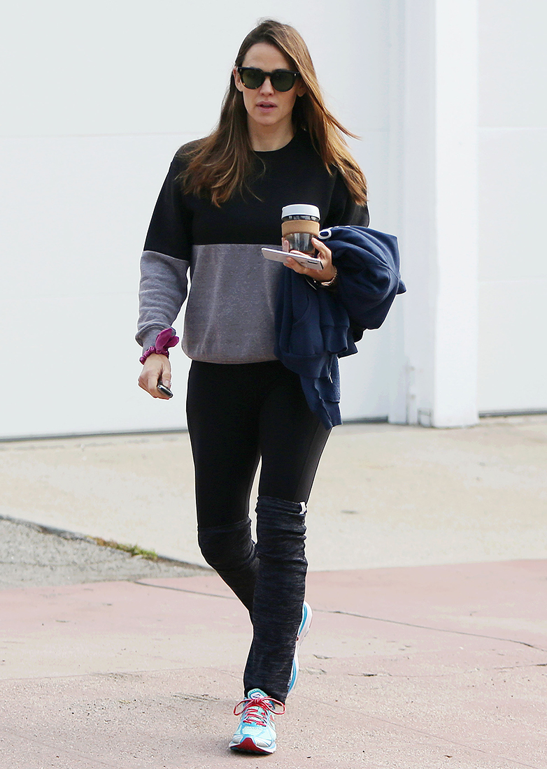 Jennifer Garner Cute Athleisure Look