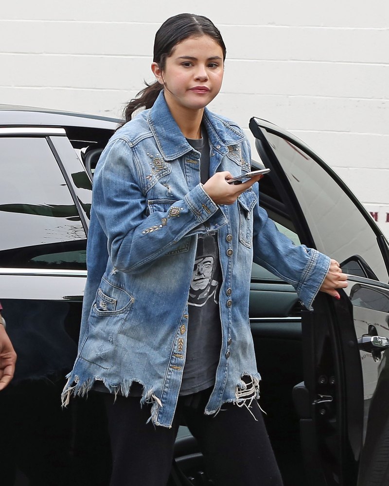 Selena Gomez, Black Pants, Jean Jacket, White Sneakers, Walking