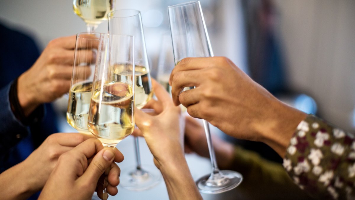 champagne glasses