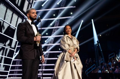 Rihanna and Drake at the 2016 VMAs