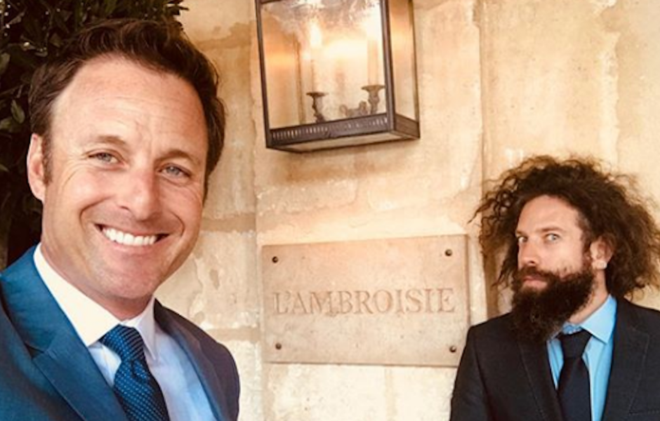 Chris Harrison taking a picture with Elan Gale