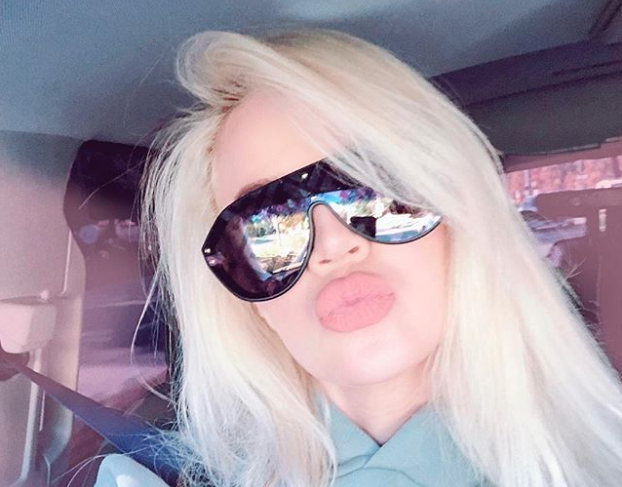 Khloé Kardashian, Instagram Selfie, Kissy Face, Sunglasses