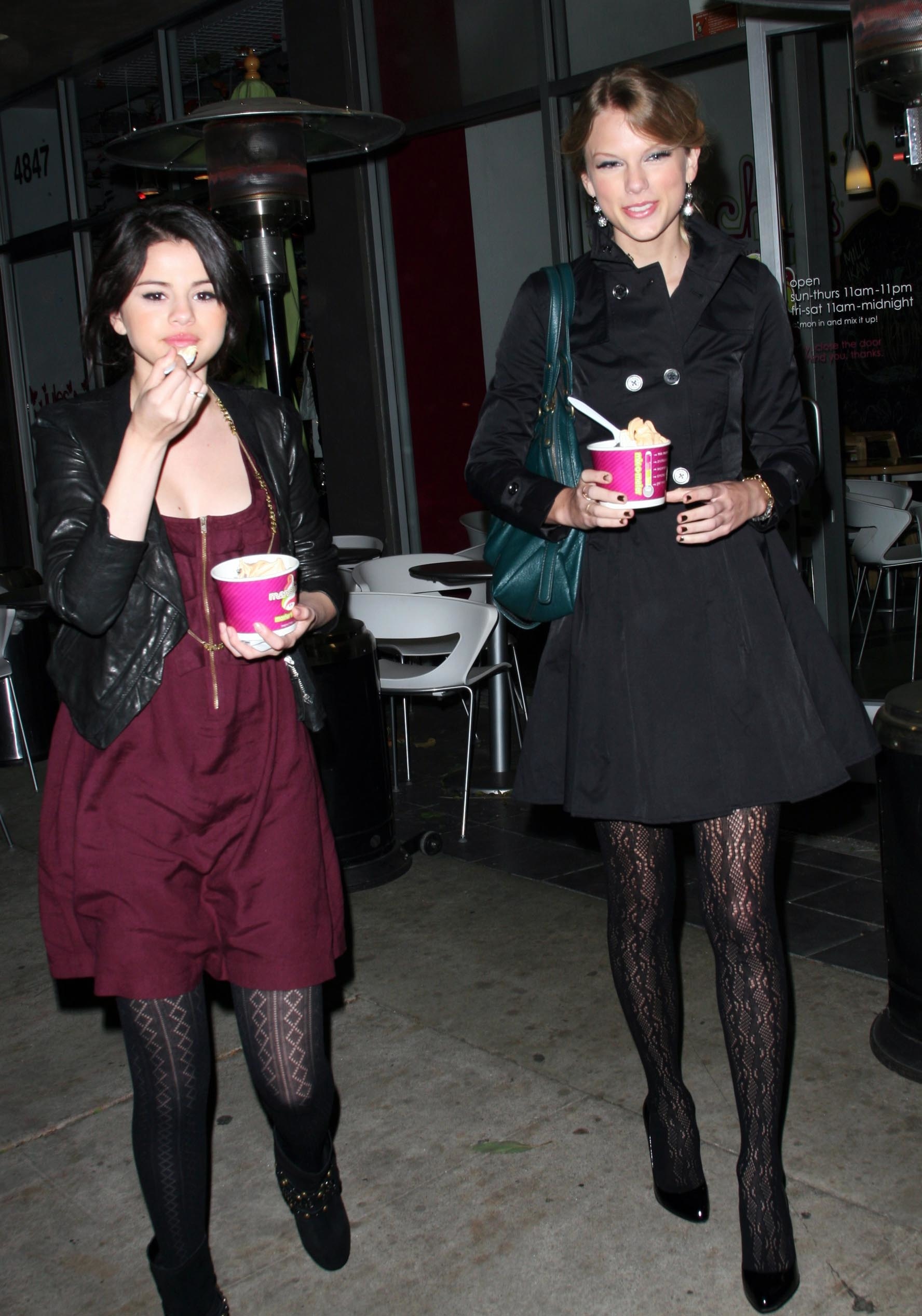 Taylor Swift and Selena Gomez eating fro yo