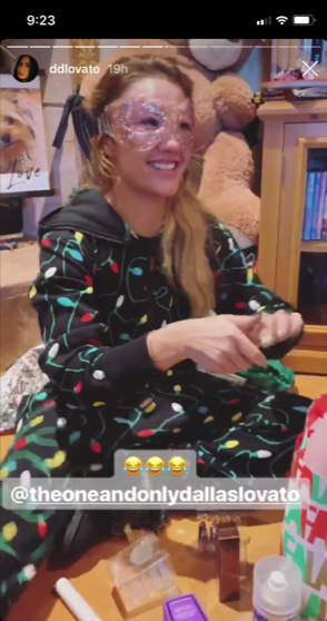 demi-lovato-christmas-post-rehab